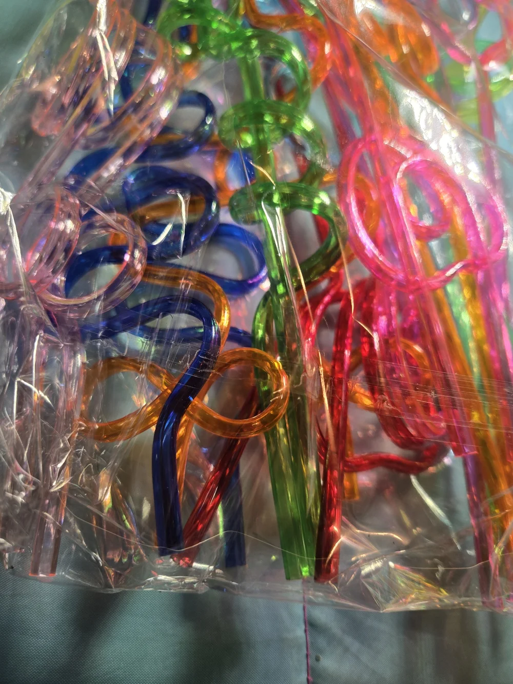 24 Pcs Silly Crazy Straws for Kids Reusable Plastic Loop Curly Crazy Drinking St